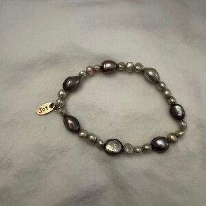 Pearl Stretch Bracelet - Elegant Gray and Silver